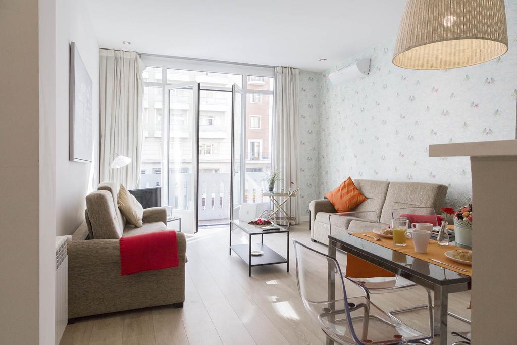 Smartrental Madrid Gran Via Apartments Bagian luar foto